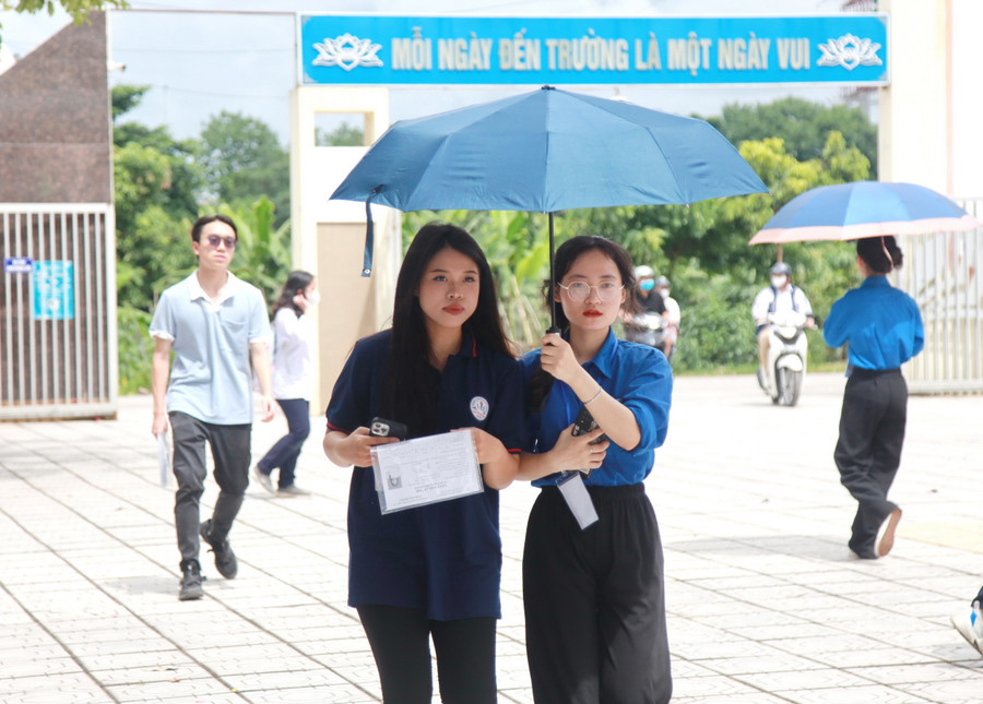 Lực lượng tình nguyện hỗ trợ thí sinh. Lực lượng tình nguyện hỗ trợ thí sinh.