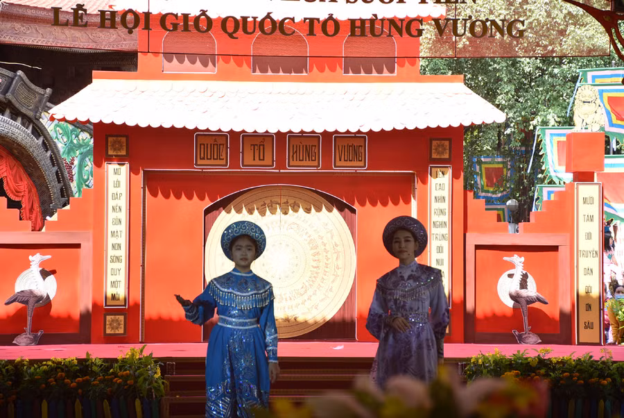 Tiết mục văn nghệ ôn lại truyền thống dân tộc