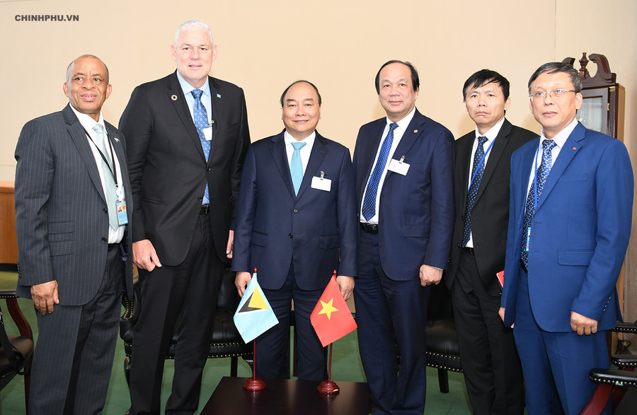 Thủ tướng Nguyễn Xuân Phúc tiếp Thủ tướng Saint Lucia Allen Chastanet. Ảnh: VGP/Quang Hiếu Thủ tướng Nguyễn Xuân Phúc tiếp Thủ tướng Saint Lucia Allen Chastanet. Ảnh: VGP/Quang Hiếu