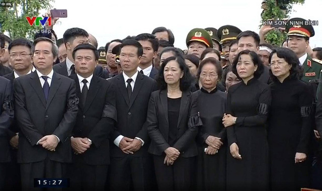 Các vị lãnh đạo, nguyên lãnh đạo Đảng, Nhà nước trong giây phút tiễn biệt Chủ tịch nước Trần Đại Quang.