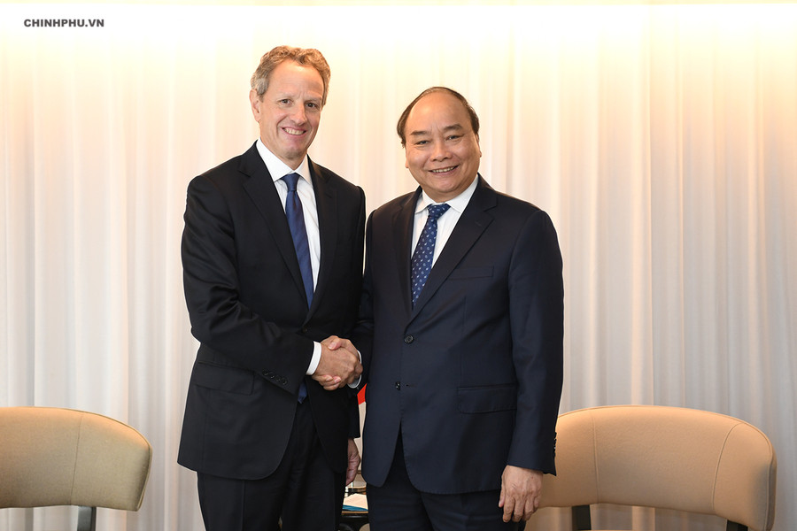 Thủ tướng tiếp ông Timothy Geithner, Chủ tịch Quỹ Đầu tư Warburg Pincus. Ảnh: VGP/Quang Hiếu Thủ tướng tiếp ông Timothy Geithner, Chủ tịch Quỹ Đầu tư Warburg Pincus. Ảnh: VGP/Quang Hiếu