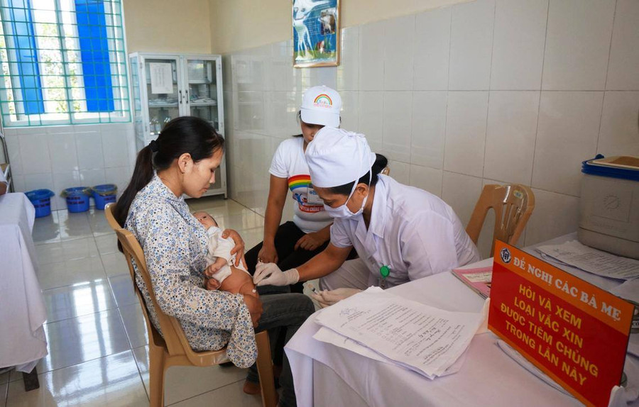 Vaccine bảo vệ trẻ em tránh những bệnh truyền nhiễm nguy hiểm, có khả năng để lại di chứng cả đời hoặc thậm chí gây tử vong.