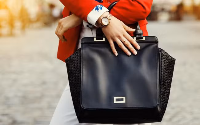 Đừng bao giờ giữ những vật quen thuộc này trong ví nếu bạn không muốn tự đẩy bản thân vào rắc rối