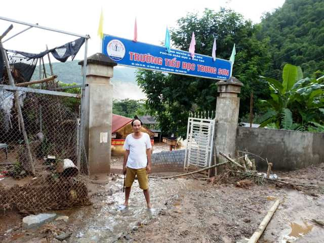 Trường Tiểu học Trung Sơn (Quan Hóa) tan hoang sau lũ.