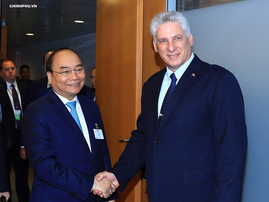 Thủ tướng gặp Chủ tịch Hội đồng Nhà nước Cuba Miguel Diaz-Canel. Ảnh: VGP/Quang Hiếu Thủ tướng gặp Chủ tịch Hội đồng Nhà nước Cuba Miguel Diaz-Canel. Ảnh: VGP/Quang Hiếu