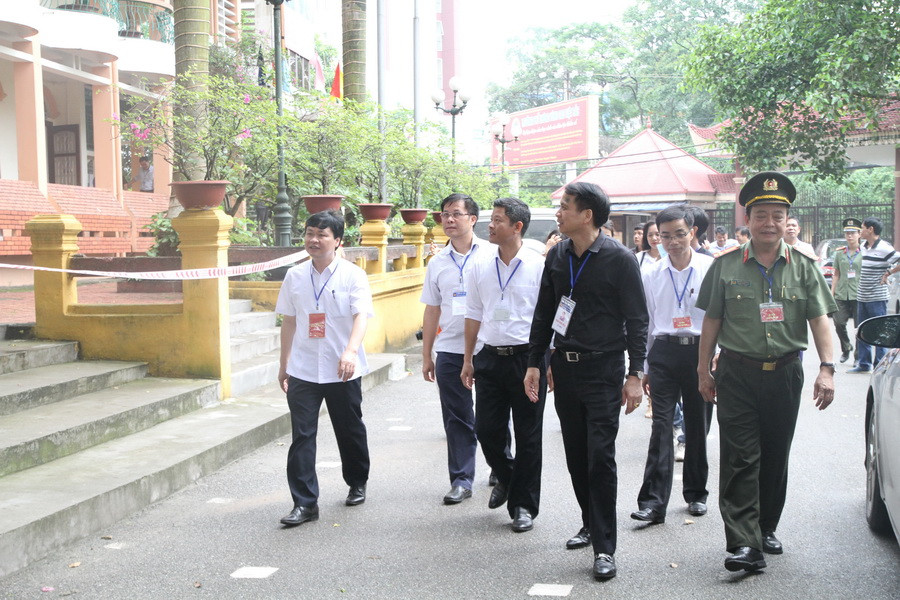 Thứ trưởng Phạm Mạnh Hùng kiểm tra công tác coi thi tại điểm trường Văn hóa 1 Bộ Công an trên địa bàn tỉnh Thái Nguyên