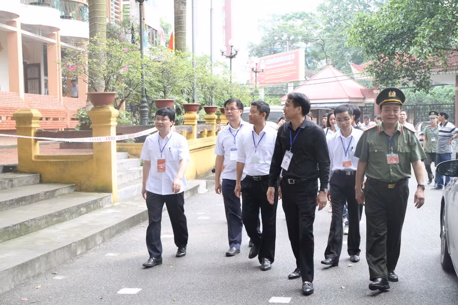 Thứ trưởng Phạm Mạnh Hùng kiểm tra công tác coi thi tại điểm trường Văn hóa 1 Bộ Công an trên địa bàn tỉnh Thái Nguyên