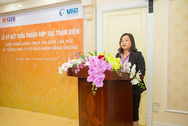 Phát biểu tại Lễ ký kết, bà Ngô Thu Hà – Phó Tổng Giám đốc SHB chúc mừng sự hợp tác toàn diện, bền vững trên nguyên tắc bình đẳng, cùng có lợi, tin tưởng lẫn nhau và khẳng định đây sẽ là cột mốc đánh dấu sự thành công của SHB và VNI.