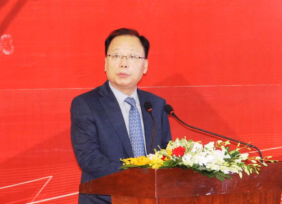 Ông Nam Sam Hyun, Chủ tịch Liên đoàn Billiards Carom châu Á phát biểu tại lễ khai mạc