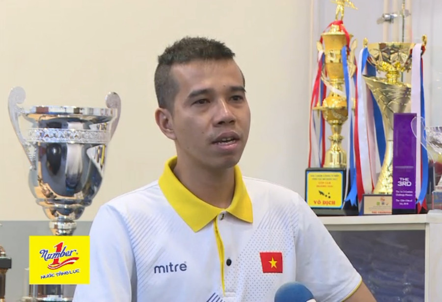 Tay cơ Trần Quyết Chiến vừa vô đich giải World Cup Carom 3 băng TP.HCM