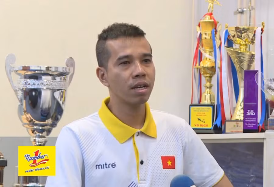 Tay cơ Trần Quyết Chiến vừa vô đich giải World Cup Carom 3 băng TP.HCM