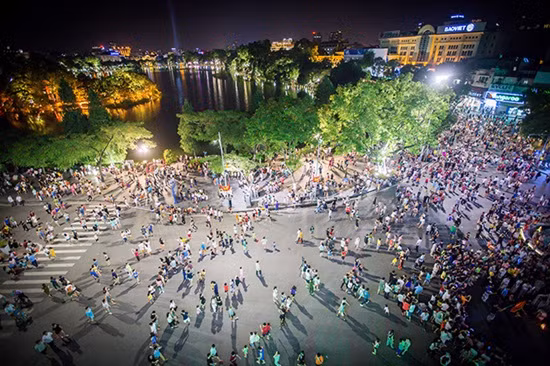 Không gian đi bộ Hồ Gươm sẽ được kéo dài trong dịp lễ 2/9. Ảnh minh họa - Theo VH-TT