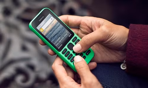 5 điện thoại "cục gạch" bán chạy hơn smartphone