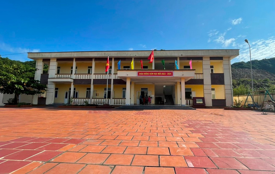 Điểm trường đảo Trần được dọn vệ sinh sạch sẽ trường thềm năm học mới.