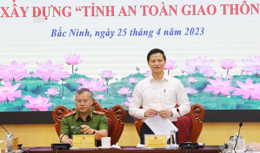 Ông Vương Quốc Tuấn, Phó Chủ tịch Thường trực UBND tỉnh Bắc Ninh phát biểu tại buổi làm việc.