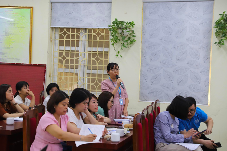 Giáo viên chia sẻ kinh nghiệm ôn thi môn Toán tại chuyên đề.