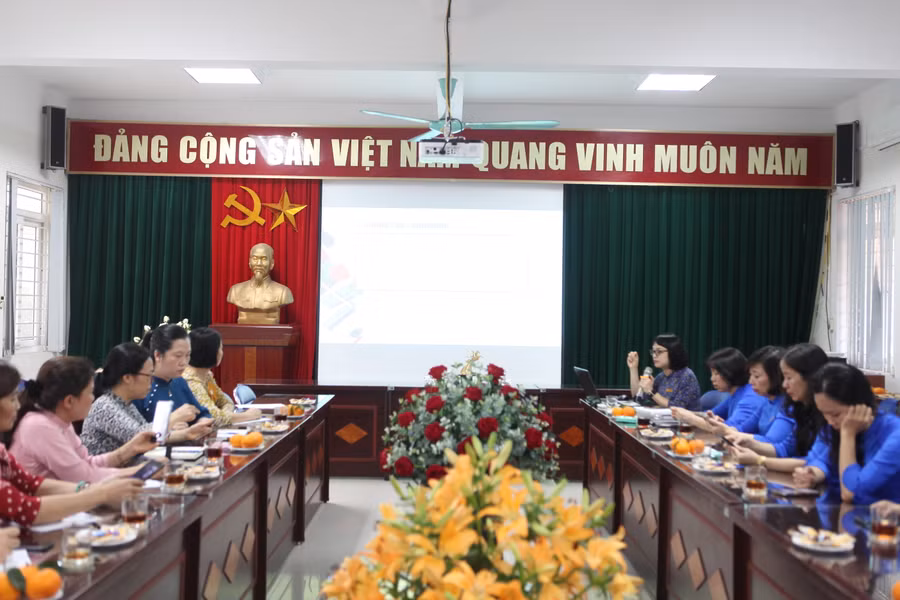 Buổi chia sẻ kinh nghiệm quản lý, giải pháp nâng cao chất lượng dạy học giữa Trường Tiểu học Trung Tự và Trường Tiểu học Phù Lỗ B.