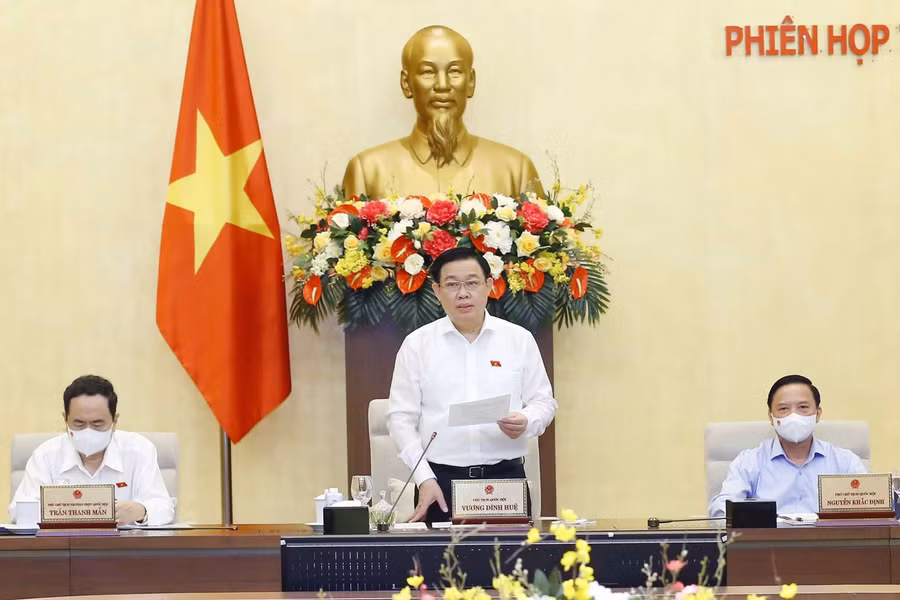 Chủ tịch Quốc hội Vương Đình Huệ phát biểu tại Phiên họp. Ảnh: Doãn Tấn/TTXVN