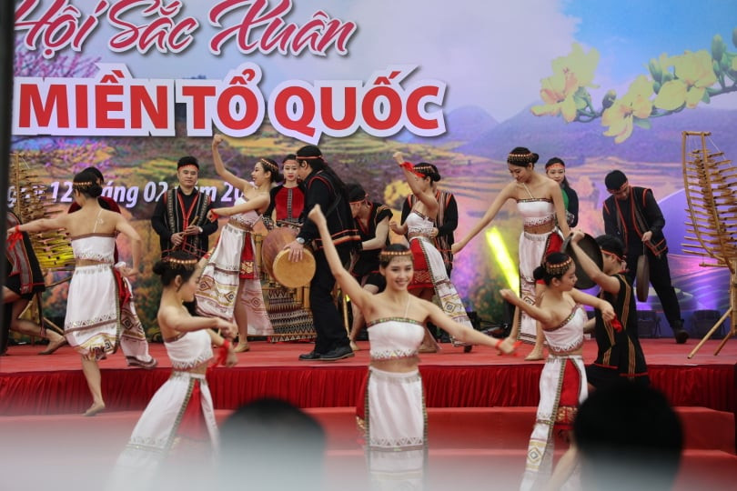 Chủ tịch nước dự Ngày hội "Sắc Xuân trên mọi miền Tổ quốc" năm 2022 ảnh 5 Chủ tịch nước dự Ngày hội "Sắc Xuân trên mọi miền Tổ quốc" năm 2022 ảnh 5