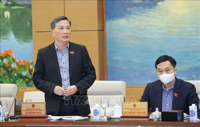 Chủ nhiệm Ủy ban Khoa học Công nghệ Môi trường của Quốc hội Lê Quang Huy phát biểu ý kiến. Ảnh: Doãn Tấn/TTXVN Chủ nhiệm Ủy ban Khoa học Công nghệ Môi trường của Quốc hội Lê Quang Huy phát biểu ý kiến. Ảnh: Doãn Tấn/TTXVN