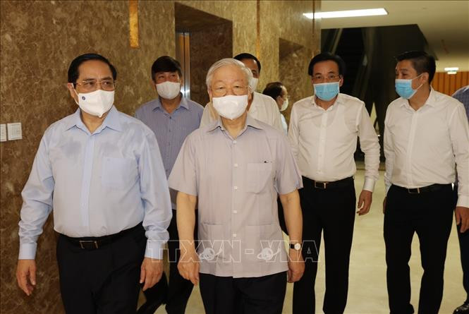 Thủ tướng Chính phủ Phạm Minh Chính đón Tổng Bí thư Nguyễn Phú Trọng tới dự Phiên họp.