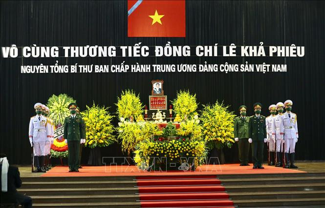 Linh cữu đồng chí Lê Khả Phiêu tại Nhà tang lễ Quốc gia. Ảnh: Dương Giang/TTXVN Chú thích ảnh