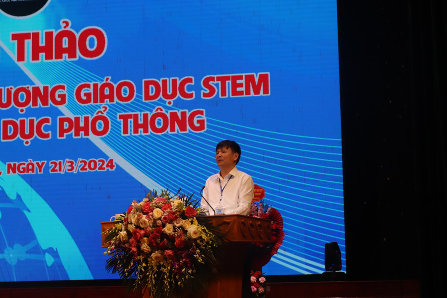 Đại diện ngành GD&ĐT Bắc Giang tham luận. Đại diện ngành GD&ĐT Bắc Giang tham luận.