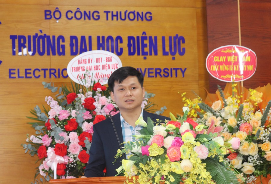 Ông Lê Xuân Quyết phát biểu. Ông Lê Xuân Quyết phát biểu.