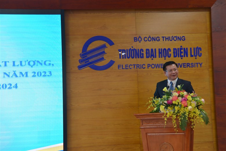 PGS.TS Đinh Văn Châu - Hiệu trưởng Trường Đại học Điện lực phát biểu tại hội nghị. PGS.TS Đinh Văn Châu - Hiệu trưởng Trường Đại học Điện lực phát biểu tại hội nghị.
