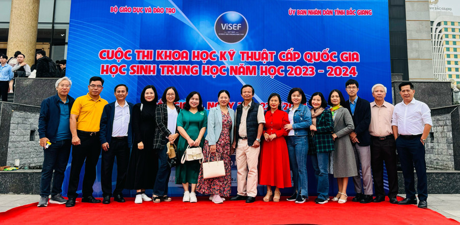 Một số hình ảnh đoàn thiện nguyện của TP Bắc Giang hỗ trợ các đoàn về dự cuộc thi. Một số hình ảnh đoàn thiện nguyện của TP Bắc Giang hỗ trợ các đoàn về dự cuộc thi.