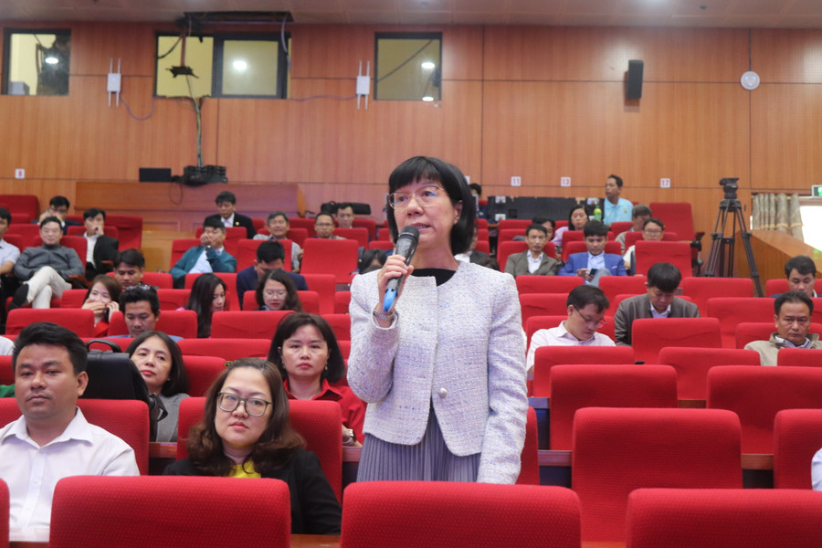 Nhiều ý kiến tham luận được giáo viên, cán bộ quản lý đóng góp tại hội thảo. Nhiều ý kiến tham luận được giáo viên, cán bộ quản lý đóng góp tại hội thảo.