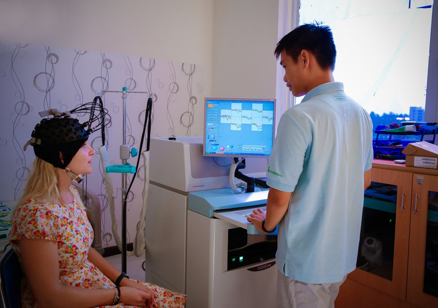 SV học thực hành chuyên ngành Kỹ thuật y sinh tại HCMIU SV học thực hành chuyên ngành Kỹ thuật y sinh tại HCMIU