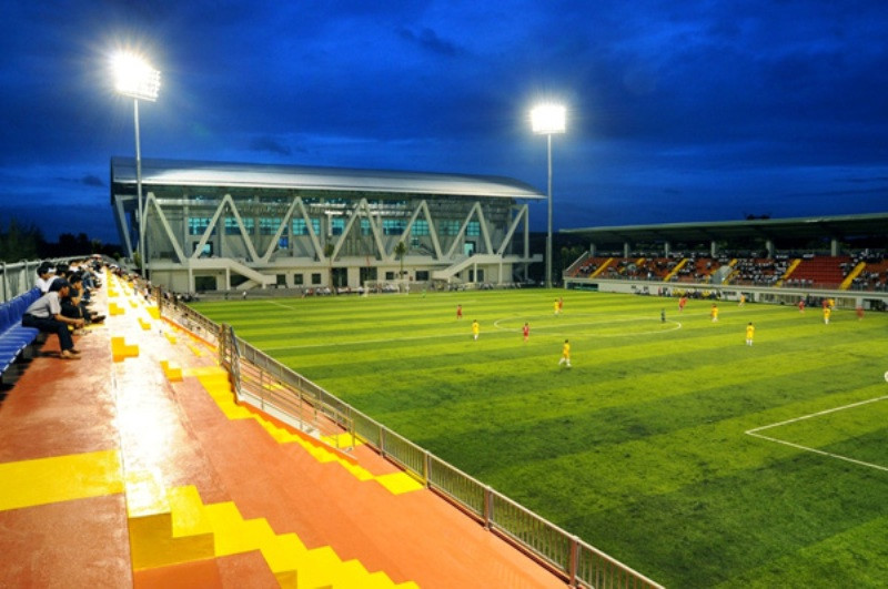 Một trận bóng diễn ra tại sân cỏ của TDTU Một trận bóng diễn ra tại sân cỏ của TDTU