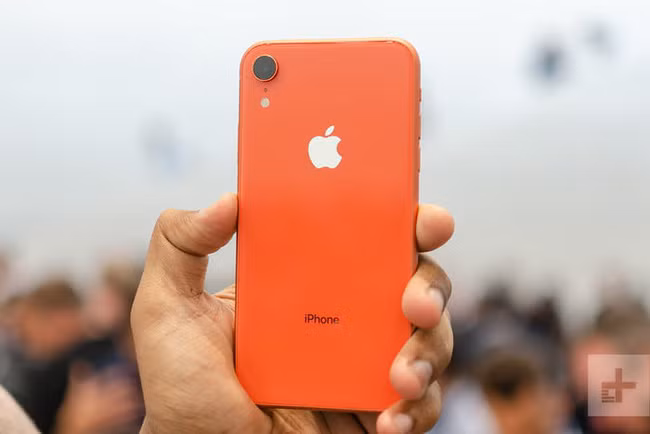 iPhone XR chưa ra mắt, smartphone Android đã sợ “mất vía“