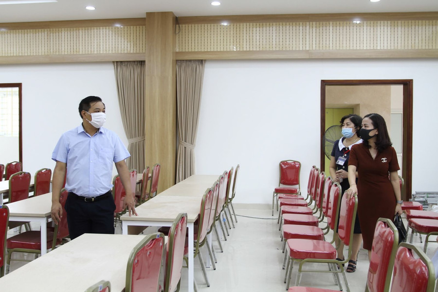 Đoàn công tác kiểm tra tại trường THCS Ngô Sỹ Liên.