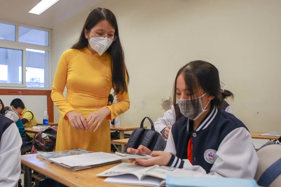 Giáo viên trong tà áo dài góp phần lan tỏa vẻ đẹp của áo dài, đẩy mạnh tuyên truyền, tôn vinh, quảng bá chiếc áo dài...