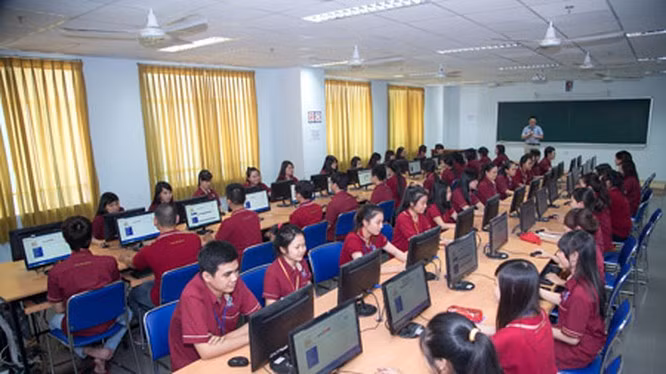 Phòng học với các chiếc máy tính được cho là sẽ xuất hiện nhiều trong kỷ nguyên 4.0