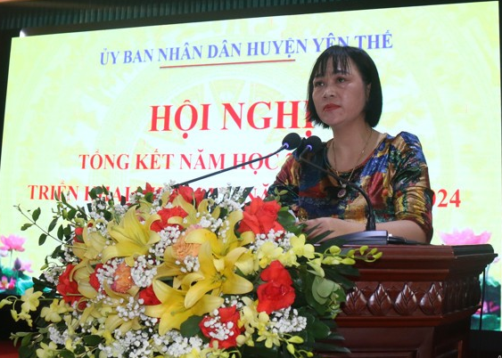 Trần Thị Ánh Tuyết - Trưởng phòng GD&ĐT huyện Yên Thế trình bày báo cáo tại Hội nghị. Trần Thị Ánh Tuyết - Trưởng phòng GD&ĐT huyện Yên Thế trình bày báo cáo tại Hội nghị.