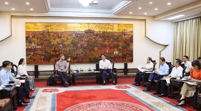 Quang cảnh buổi làm việc.