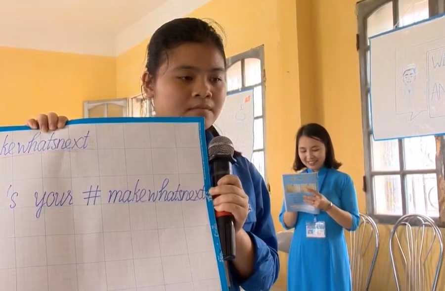 Lớp học xuyên biên giới của cô Trần Thị Thúy- Giáo viên Trường THPT Đức Hợp