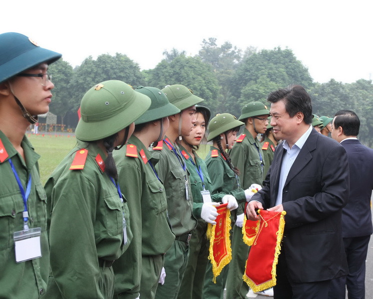 Học sinh Hà Nội được bắn đạn thật tại Hội thao Giáo dục Quốc phòng an ninh ảnh 13