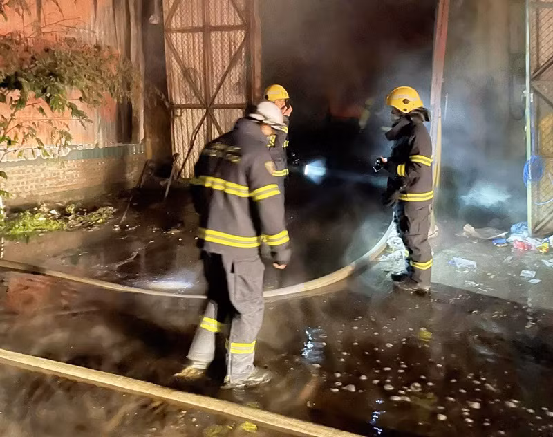 Đến khoảng 23h45 ngày 19/2 đám cháy đã được dập tắt hoàn toàn...