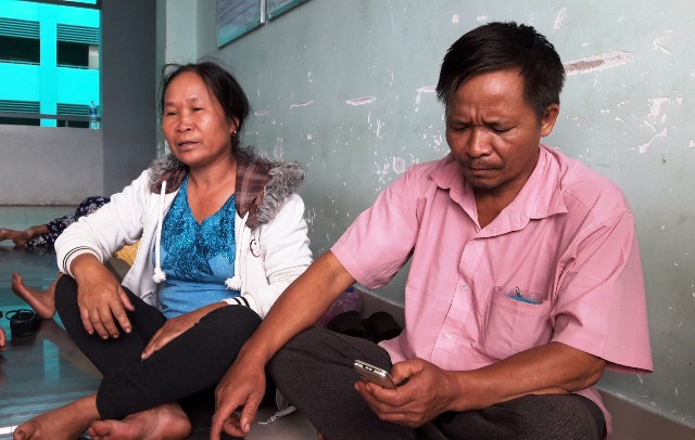 Người nhà cô Huê đang ở bệnh viên để chăm sóc Người nhà cô Huê đang ở bệnh viên để chăm sóc