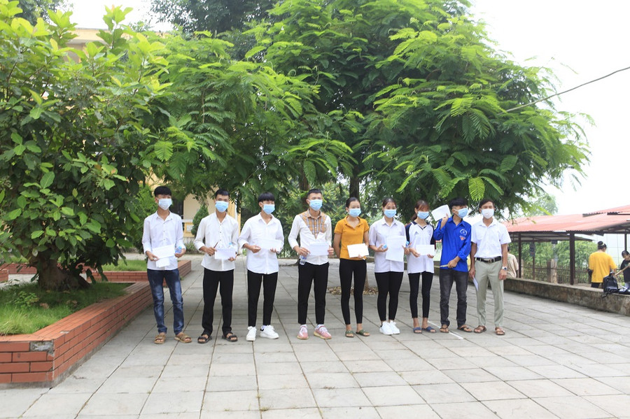 Trường THPT Sơn Động số 2 hỗ trợ thí sinh kỳ thi tốt nghiệp THPT năm 2020 đợt 2 vì ảnh hưởng dịch bệnh Covid-19.