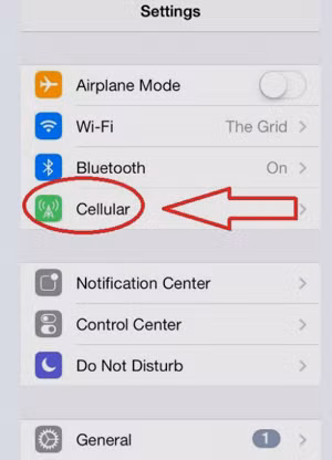 Phát WiFi trên iPhone: Chọn mục Cellular (mũi tên). A2-Phat-WiFi-tren-iPhone.jpg