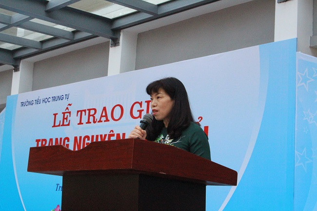 Cô Nguyễn Thị Hồng Điệp - Phó Hiệu trưởng Trường tiểu học Trung Tự tổng kết hội thi. Cô Nguyễn Thị Hồng Điệp - Phó Hiệu trưởng Trường tiểu học Trung Tự tổng kết hội thi.