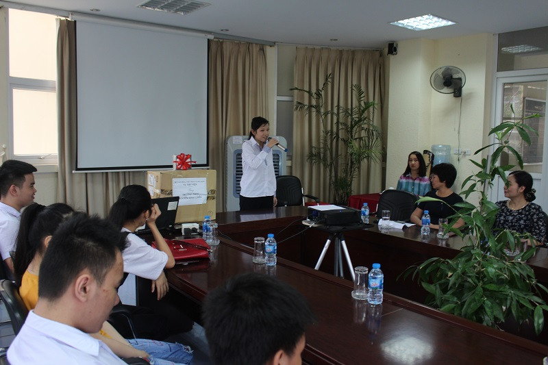 Tặng 200 cuốn sách cho học sinh khiếm thị Hà Nội ảnh 3 Tặng 200 cuốn sách cho học sinh khiếm thị Hà Nội ảnh 3