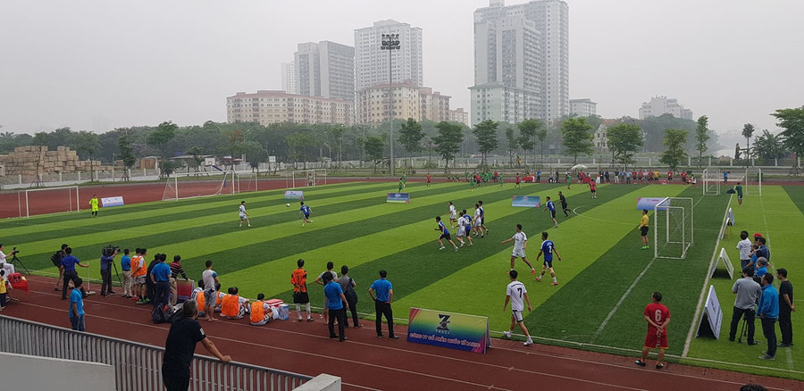 Ngay sau lễ khai mạc diễn ra 6 trận bóng lượt đầu tiên của các bảng đấu.