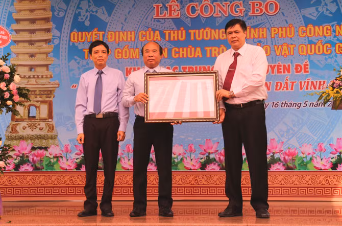 Tháp gốm men chùa Trò là bảo vật quốc gia ảnh 1 Tháp gốm men chùa Trò là bảo vật quốc gia ảnh 1