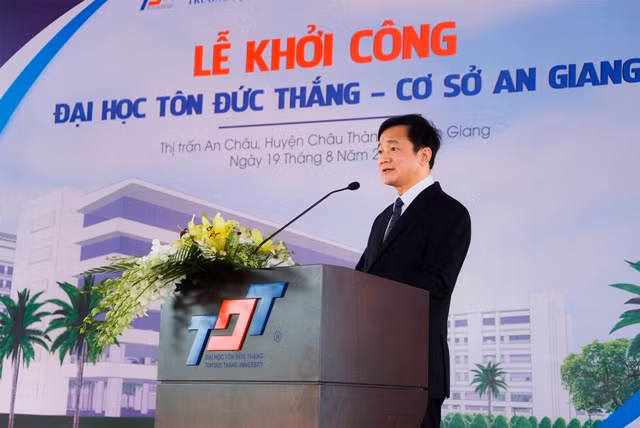 GS Lê Vinh Danh - Hiệu trưởng TDTU phát biểu tại buổi lễ